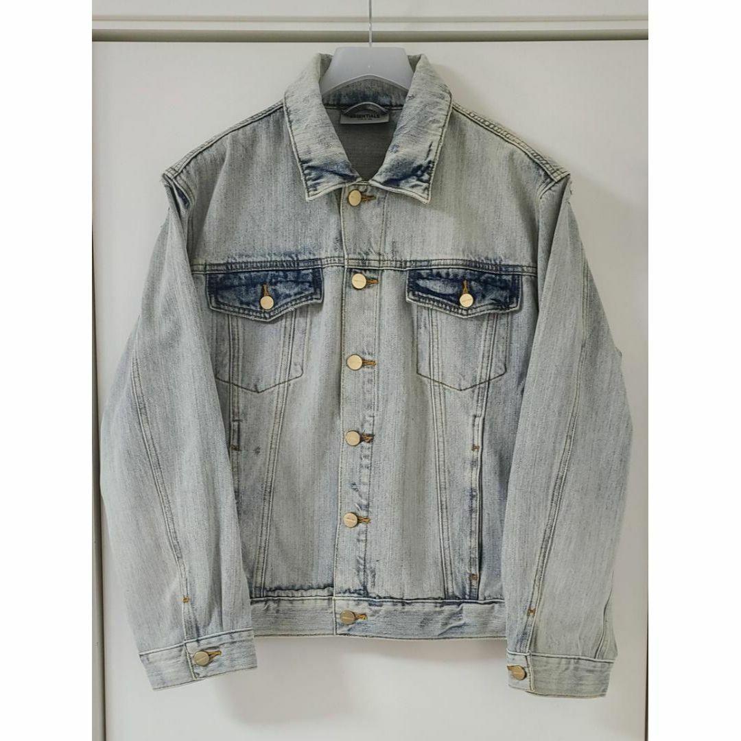 FEAR OF GOD(フィアオブゴッド)のFOG Essentials Denim Jacket Light Indigo メンズのジャケット/アウター(Gジャン/デニムジャケット)の商品写真