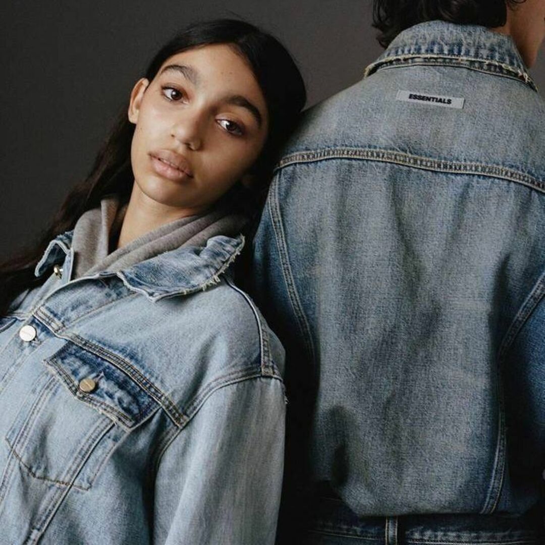 FEAR OF GOD(フィアオブゴッド)のFOG Essentials Denim Jacket Light Indigo メンズのジャケット/アウター(Gジャン/デニムジャケット)の商品写真