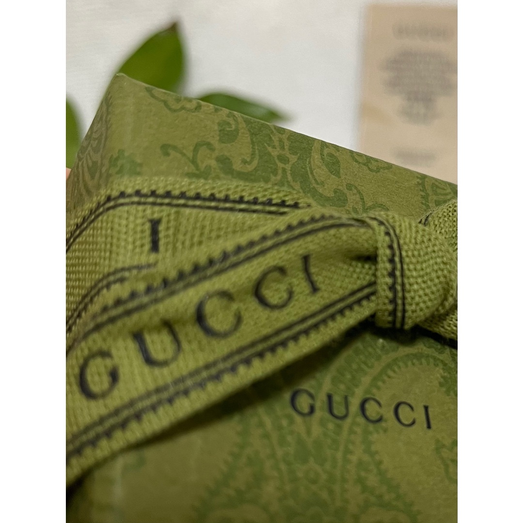 Gucci(グッチ)の[要約商品]❤️美品完売品 ハート❤️[GUCCI  グッチバレンタインスカーフ レディースのファッション小物(バンダナ/スカーフ)の商品写真