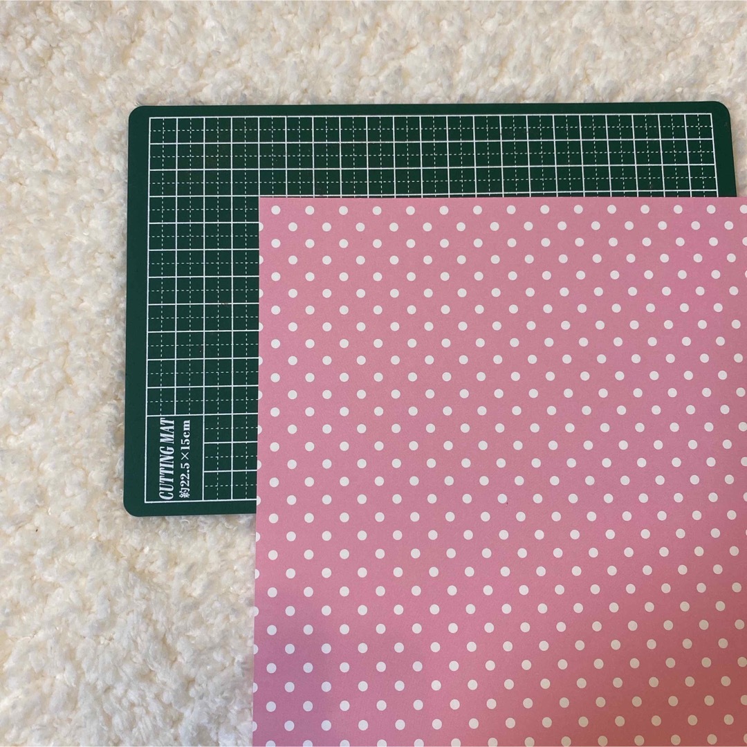 【再入荷】ピンクドット＆ハートギンガムチェックA4デザインペーパー ハンドメイドの文具/ステーショナリー(カード/レター/ラッピング)の商品写真