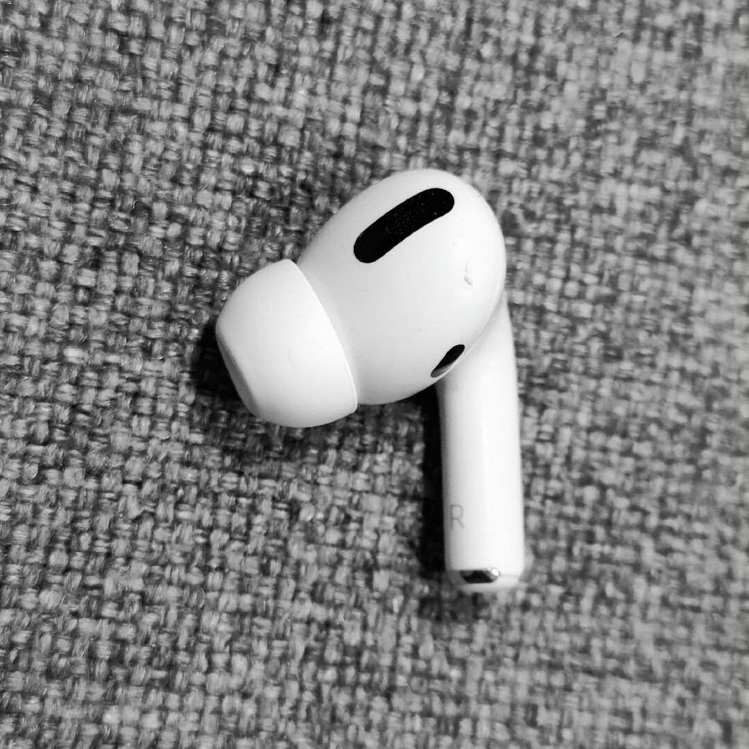 Apple AirPods Pro MWP22J/A 右側不良品