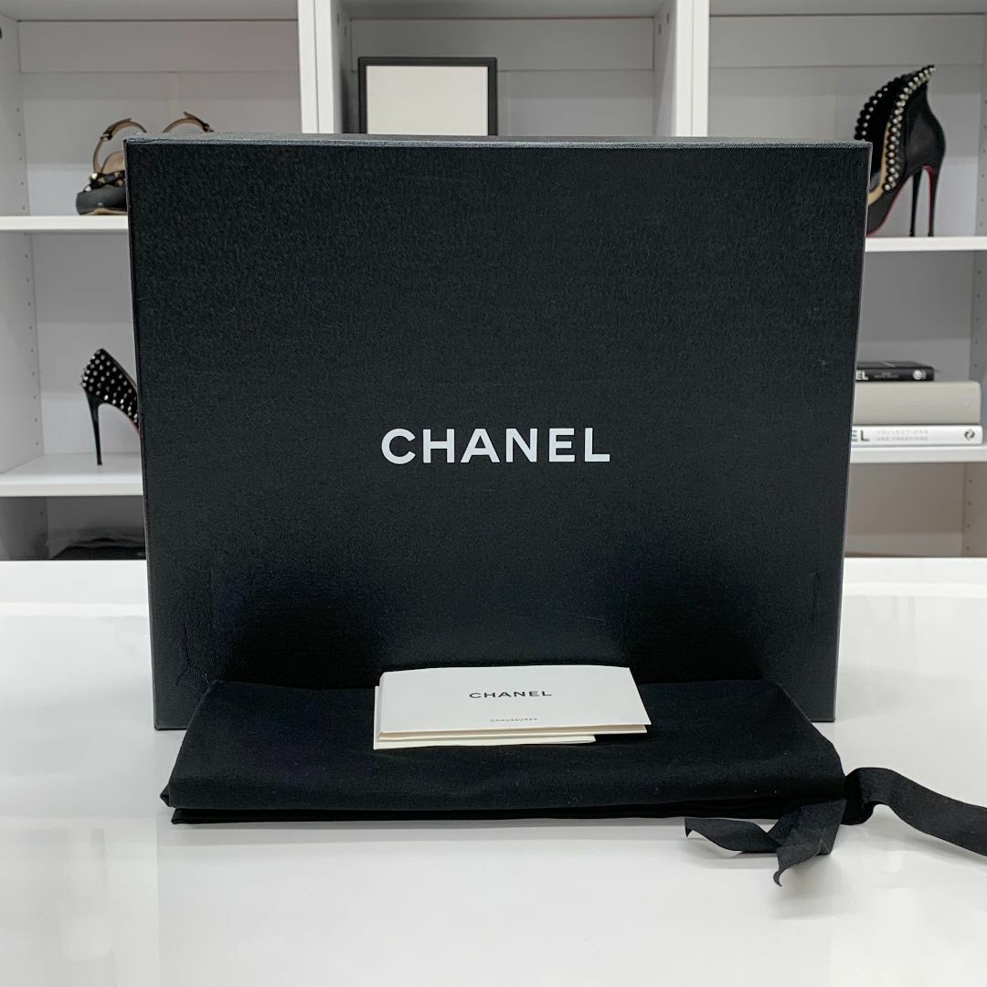 CHANEL - 6532 未使用 シャネル レザー ベロア ロゴ ショートブーツ ブラックの通販 by mame's shop｜シャネルならラクマ