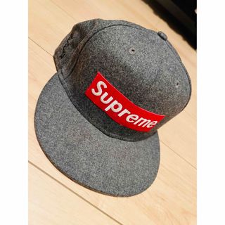 Supreme シュプリーム キャップ - グレー系x紺系x赤等(総柄)