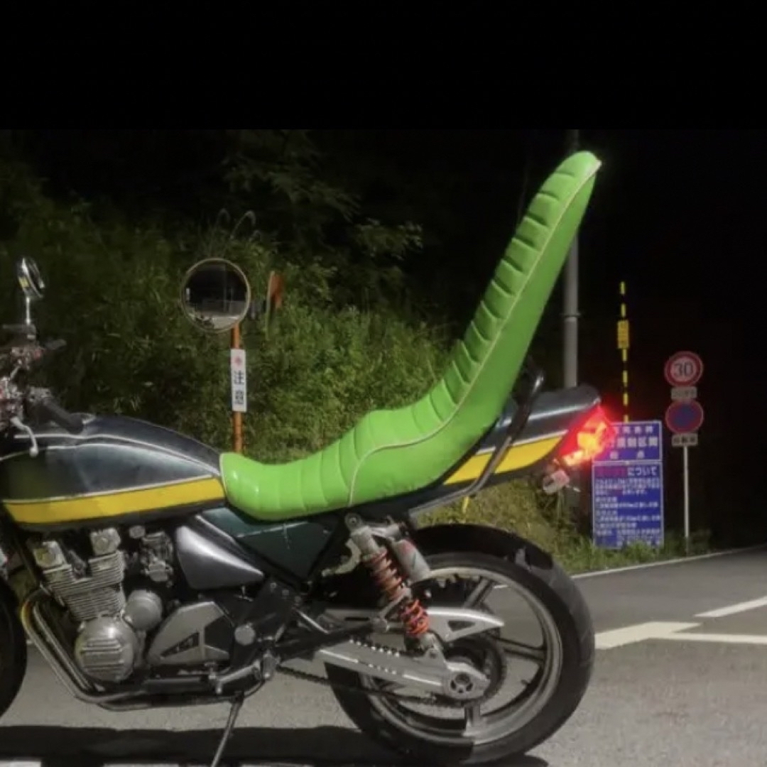 ゼファー400 三段シート 黄緑の通販 by xjr250rr's shop|ラクマ ゼファー400 三段シート 黄緑の通販 by xjr250rr's shop|ラクマ