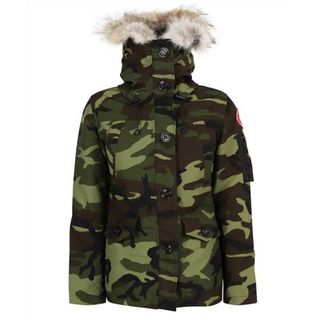 カナダグース(CANADA GOOSE)のCanada Goose  Montebello Parka Camo (ダウンジャケット)