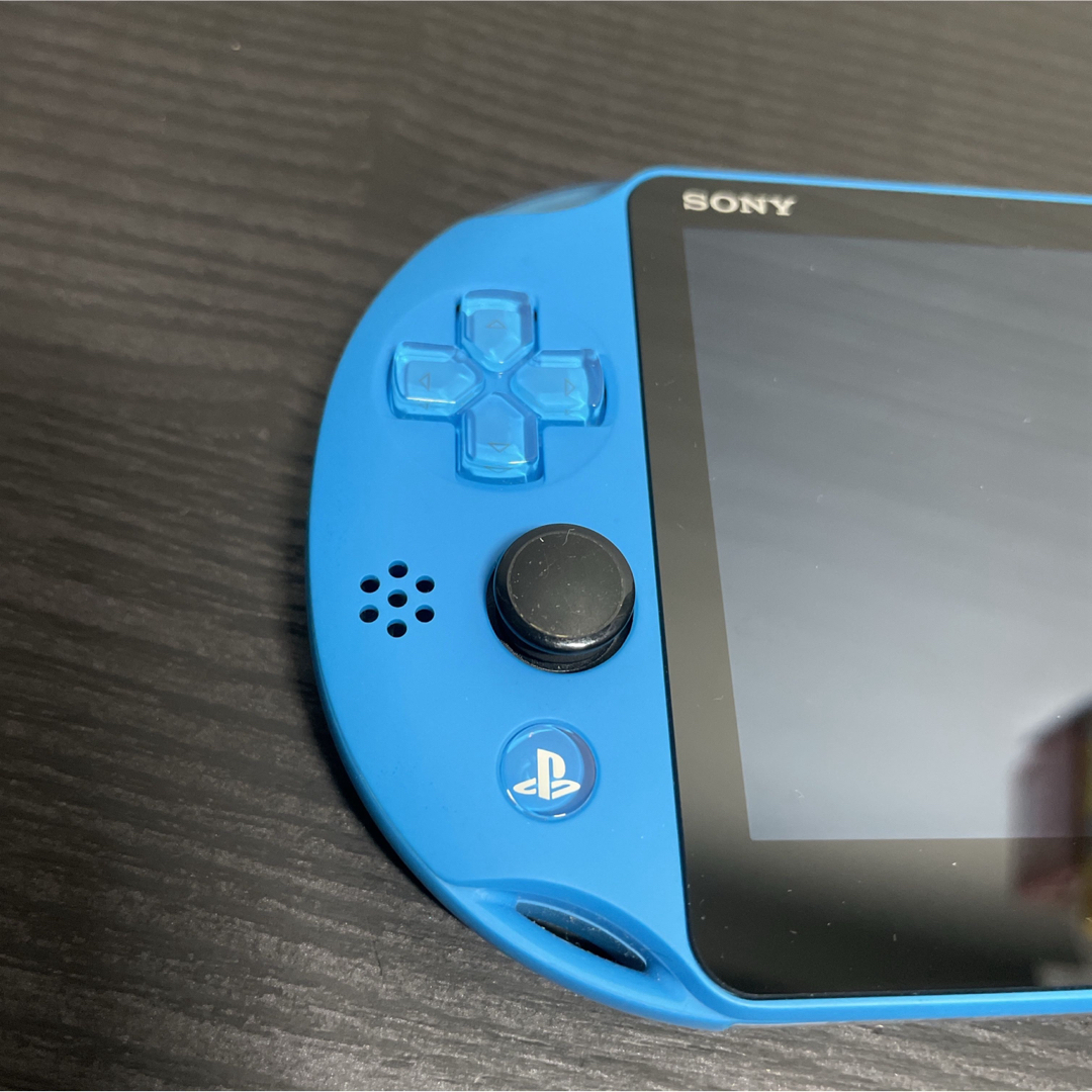 PlayStation Vita(プレイステーションヴィータ)の美品 PSvita アクアブルー PCH-2000ZA23 SONY エンタメ/ホビーのゲームソフト/ゲーム機本体(携帯用ゲーム機本体)の商品写真