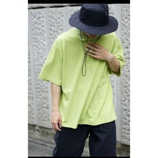 ワンエルディーケーセレクト(1LDK SELECT)のEVCON PIQUET POLO SHIRT ライム　ポロシャツ(ポロシャツ)