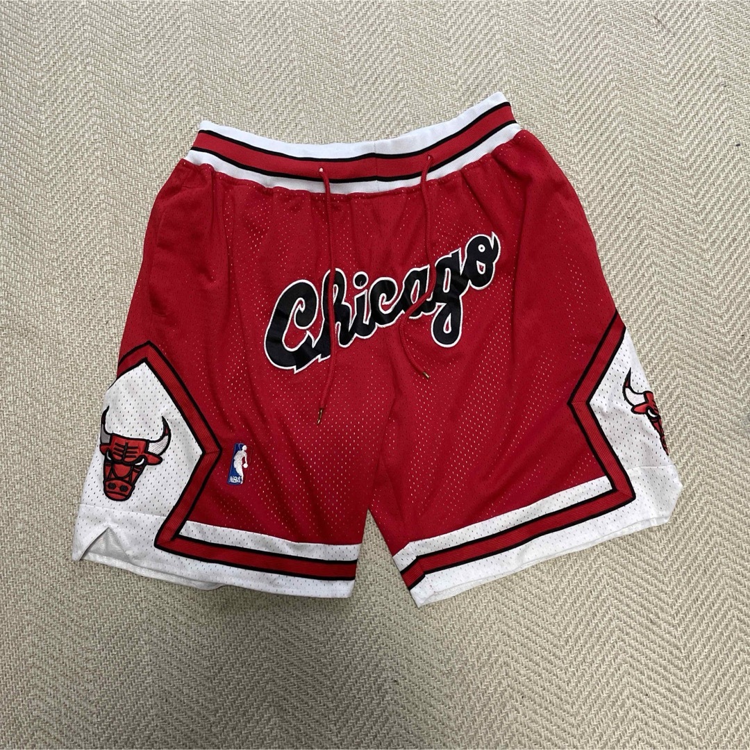 ジャストドン★Chicago Bullsバスケットボール・ショートハーフパンツL