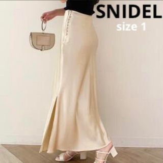 スナイデル(SNIDEL)のSNIDEL サテンロングスカート(ロングスカート)