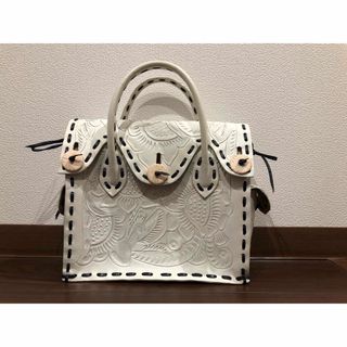 グレースコンチネンタル(GRACE CONTINENTAL)の★最終値下げ★CARVING TRIBES ハンドバッグ(ハンドバッグ)