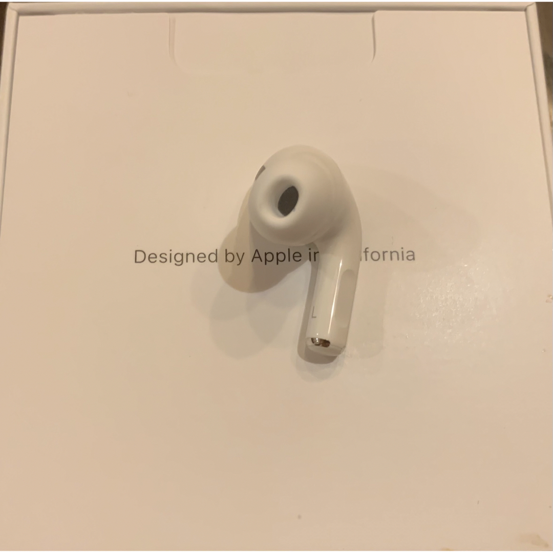 Apple(アップル)の正規品　AirPods Pro MWP22J/A 箱付き　付属品付き スマホ/家電/カメラのオーディオ機器(ヘッドフォン/イヤフォン)の商品写真