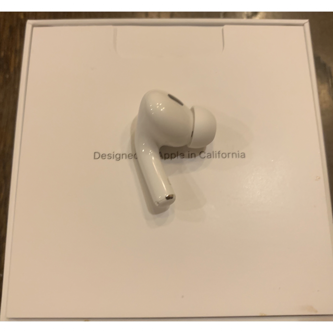 Apple(アップル)の正規品　AirPods Pro MWP22J/A 箱付き　付属品付き スマホ/家電/カメラのオーディオ機器(ヘッドフォン/イヤフォン)の商品写真
