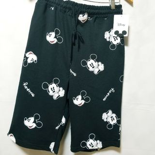 ディズニー(Disney)のMickey Mouse　ミッキー　新品　ショートパンツ　ディズニー　黒(ショートパンツ)