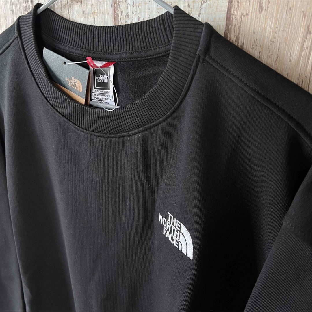 THE NORTH FACE(ザノースフェイス)の【海外限定】TNF トレーナー ユニセックス ブラック S-Mサイズ レディースのトップス(トレーナー/スウェット)の商品写真