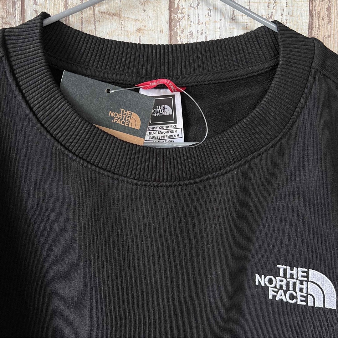 THE NORTH FACE(ザノースフェイス)の【海外限定】TNF トレーナー ユニセックス ブラック S-Mサイズ レディースのトップス(トレーナー/スウェット)の商品写真