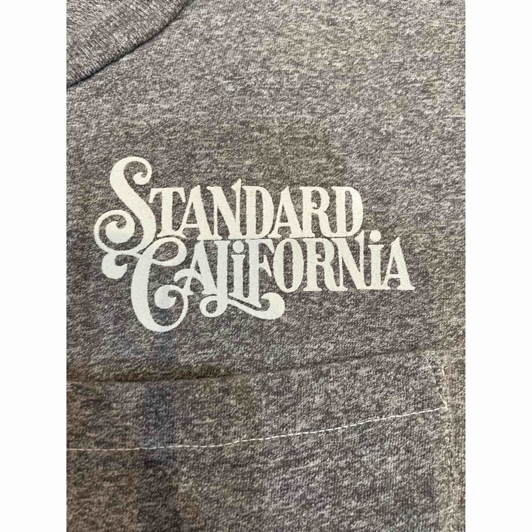 STANDARD CALIFORNIA(スタンダードカリフォルニア)の【即完売‼️】 スタンダードカリフォルニア　ロゴ　Tシャツ　Mサイズ メンズのトップス(Tシャツ/カットソー(半袖/袖なし))の商品写真