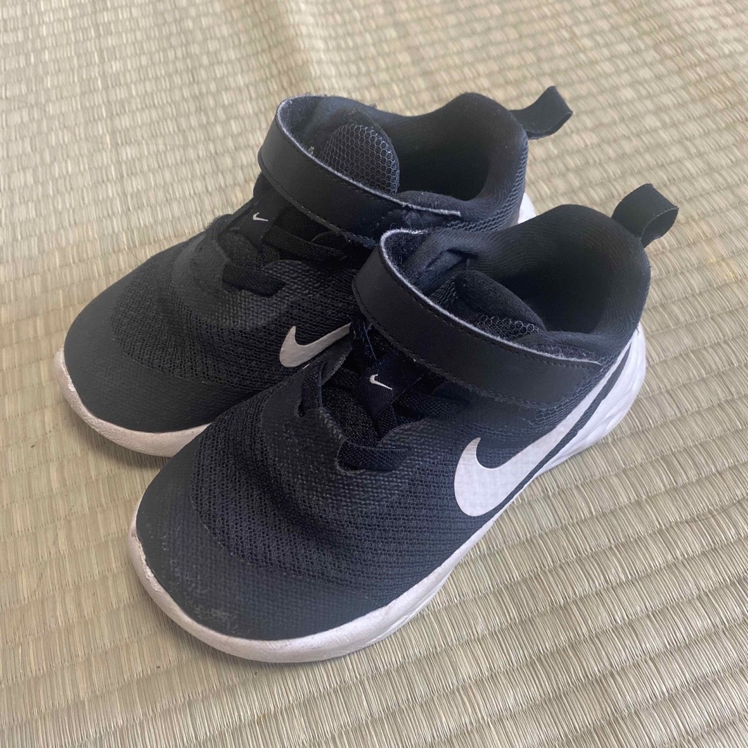 NIKE(ナイキ)のNIKE レボリューション6 キッズスニーカー キッズ/ベビー/マタニティのキッズ靴/シューズ(15cm~)(スニーカー)の商品写真