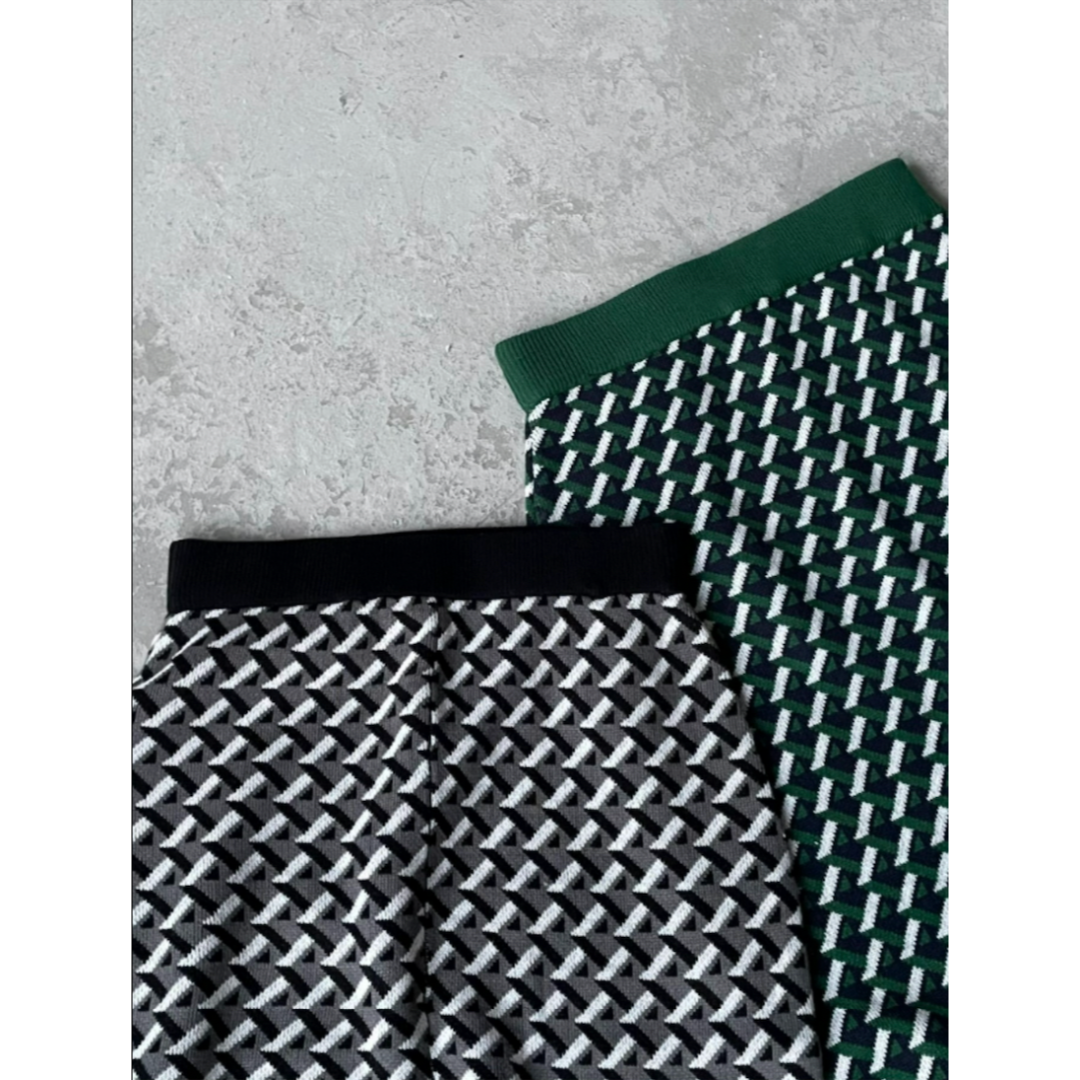A・I・C(エーアイシー)のAIC. ジオメトリックパターンニットロングスカート レディースのスカート(ロングスカート)の商品写真