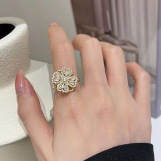 新品 Pt950 天然ブルーサファイアリング S0.36/D0.50の通販|ラクマ