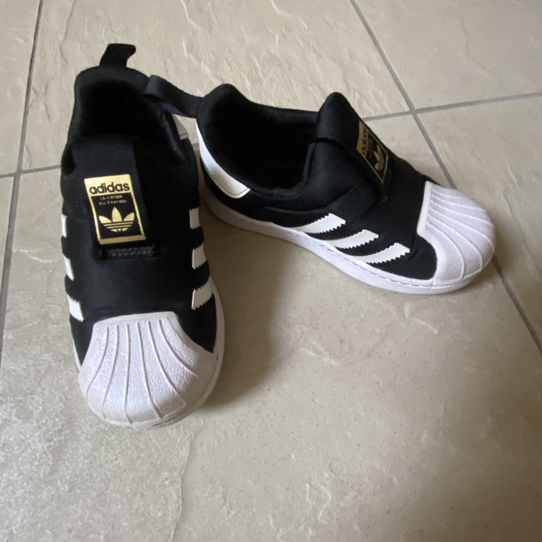 adidas(アディダス)のadidas★15センチ キッズ/ベビー/マタニティのキッズ靴/シューズ(15cm~)(スニーカー)の商品写真