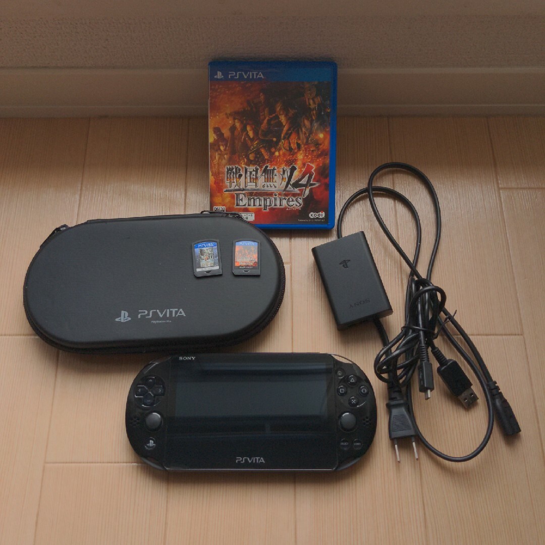 PlayStation Vita PCH-2000 ソフト付き