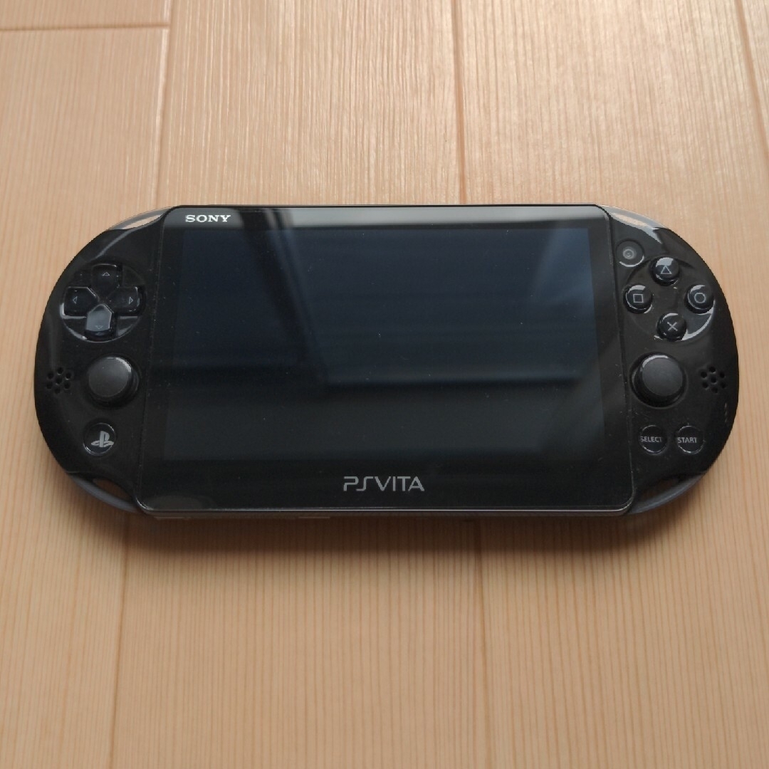 PSVita 本体 PCH-1100, ケース・メモリーカード2枚付き