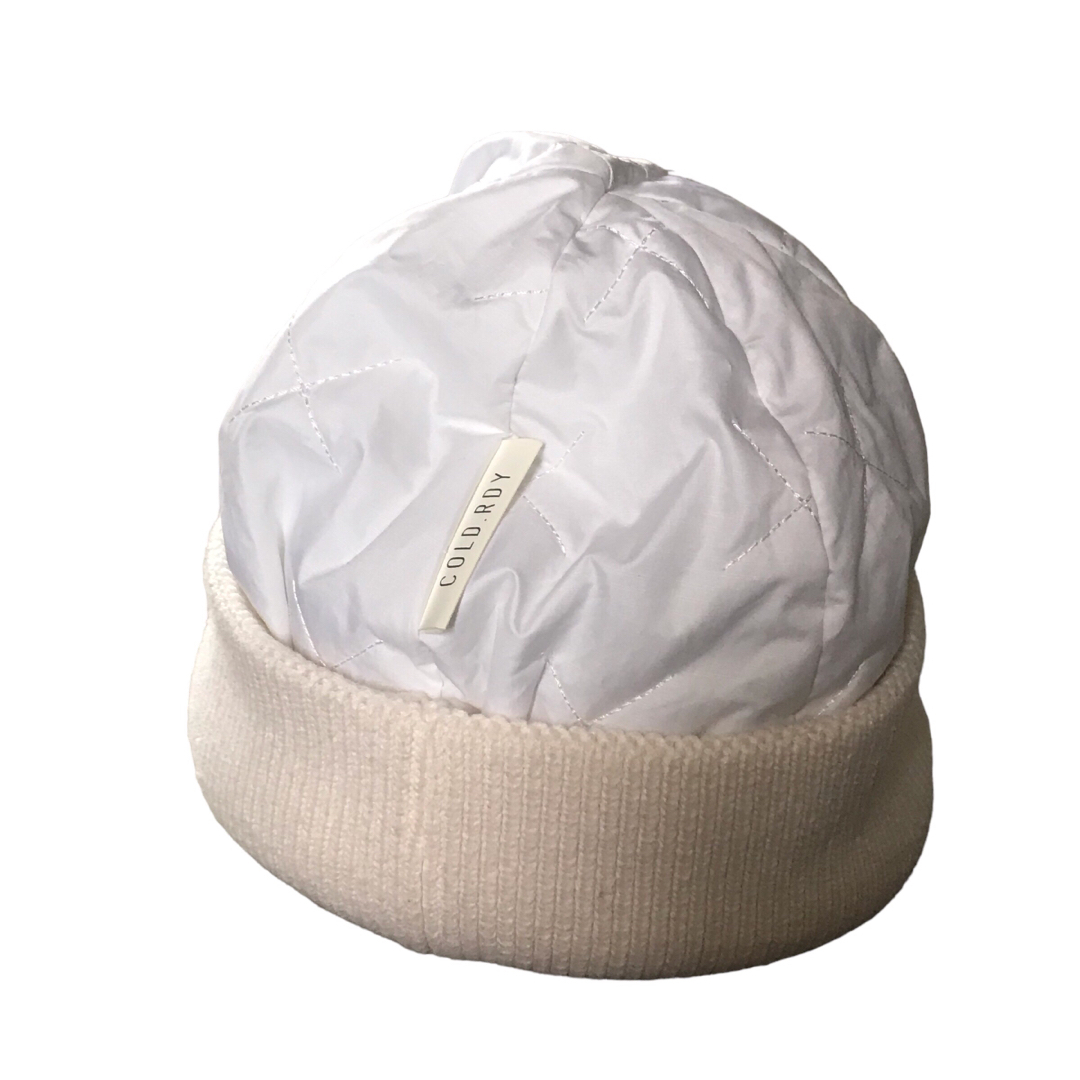 adidas(アディダス)のadidas アディダス ニット帽子 台湾製 レディースの帽子(ニット帽/ビーニー)の商品写真