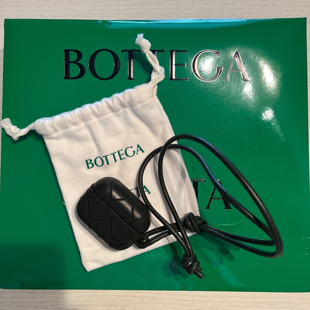 Bottega Veneta(ボッテガヴェネタ)のAirpods Pro ケース スマホ/家電/カメラのオーディオ機器(ヘッドフォン/イヤフォン)の商品写真