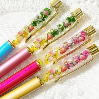 いちご柄ハーバリウムボールペン🍓金箔入り！(インテリア雑貨)