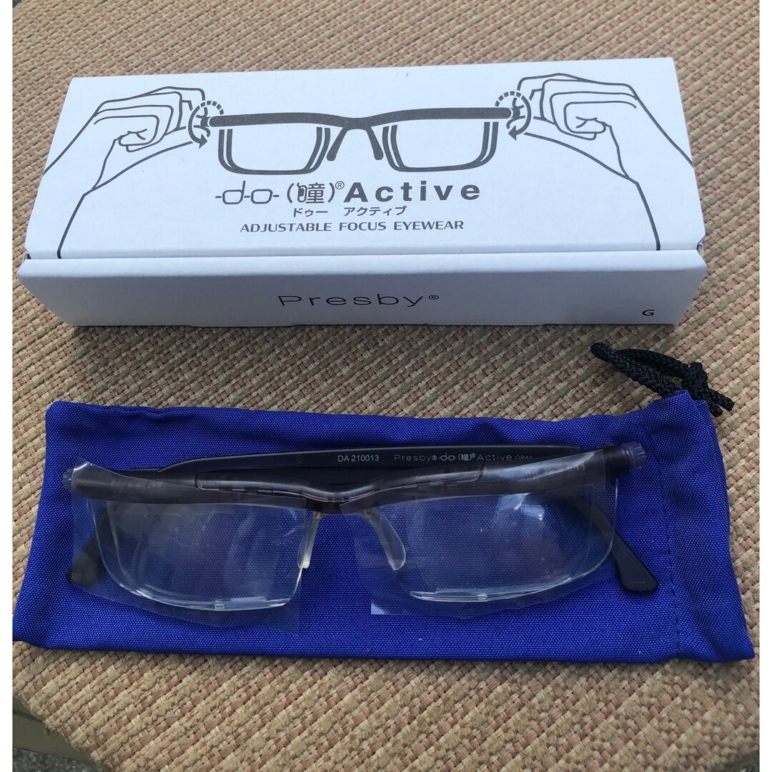 【新品未使用】ドゥーアクティブ　瞳Activeグレー　老眼鏡 メンズのファッション小物(サングラス/メガネ)の商品写真