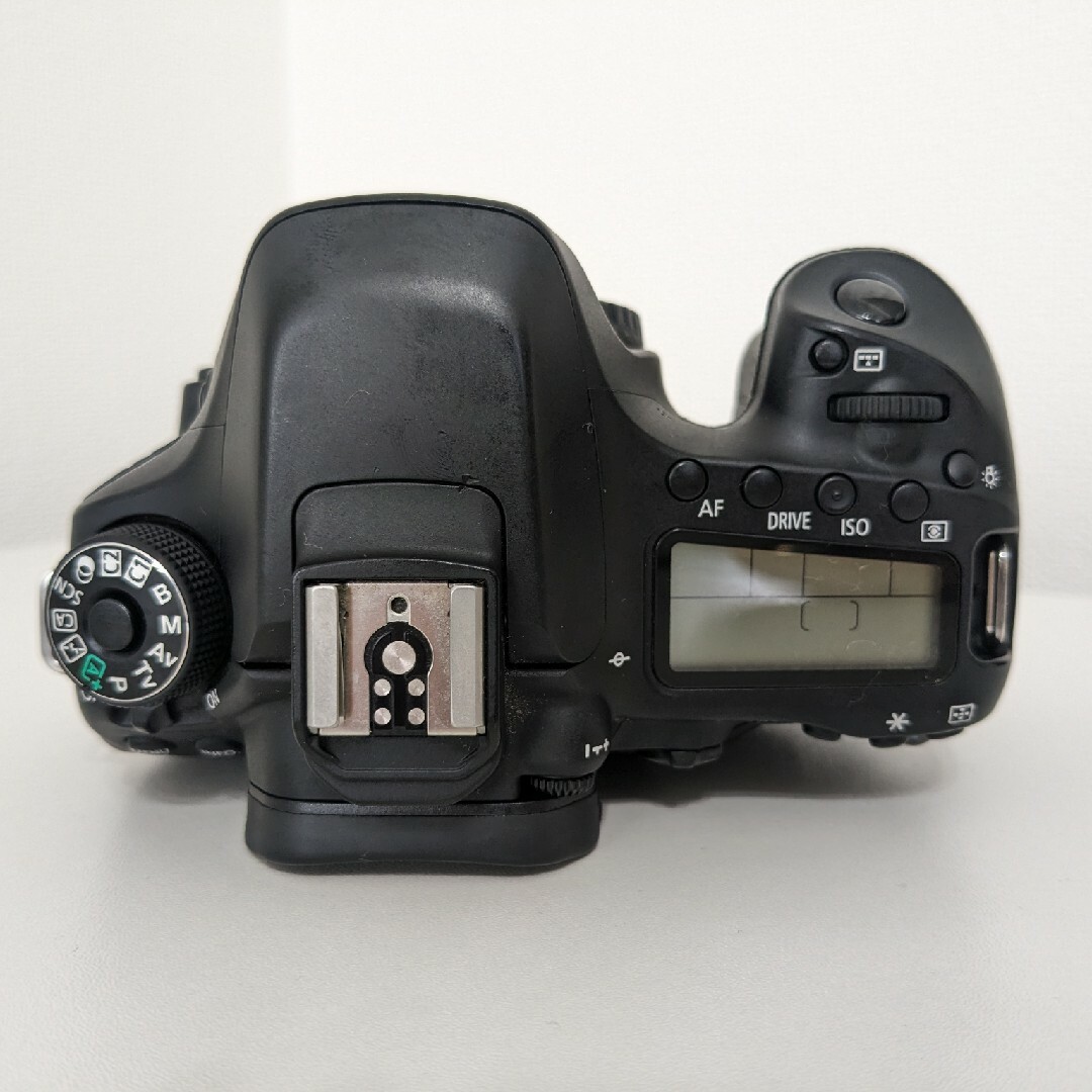 Canon EOS 80D ボディ本体 + Sigma 大口径標準ズームレンズ Canon EOS 80D ボディ本体 + Sigma 大口径標準ズームレンズ