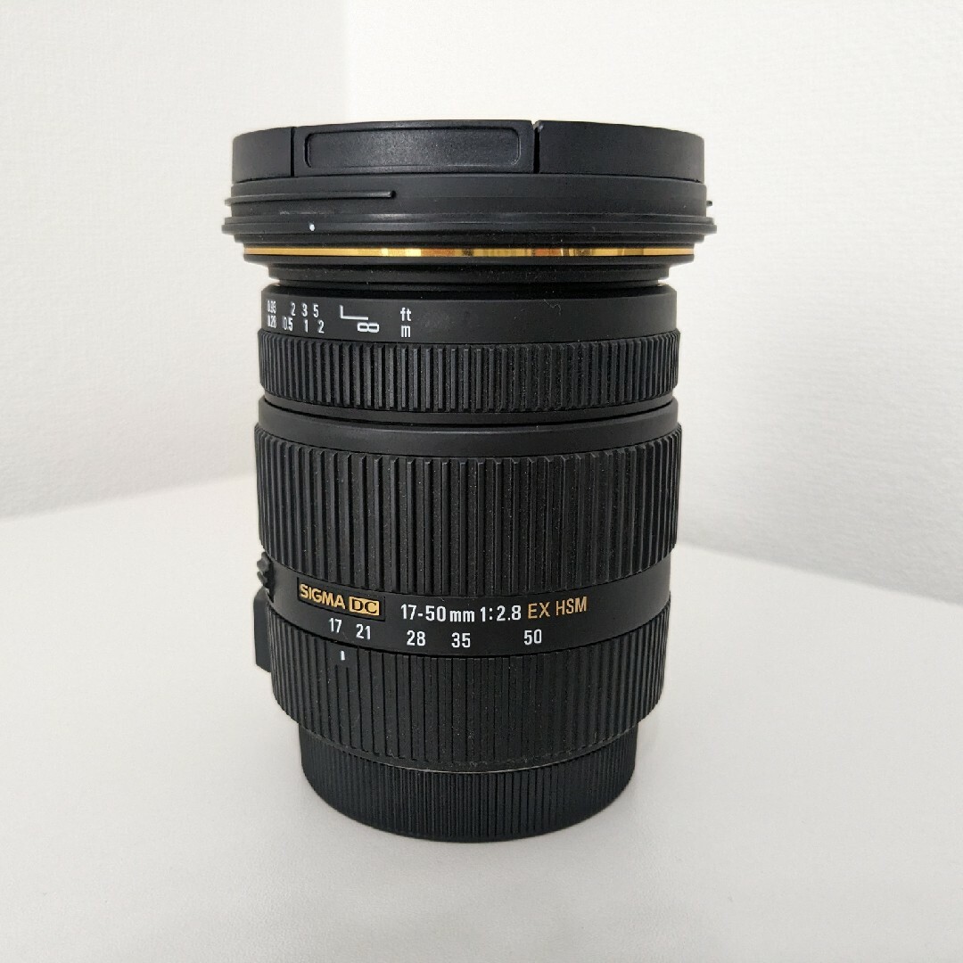 Canon EOS 80D ボディ本体 + Sigma 大口径標準ズームレンズ Canon EOS 80D ボディ本体 + Sigma 大口径標準ズームレンズ