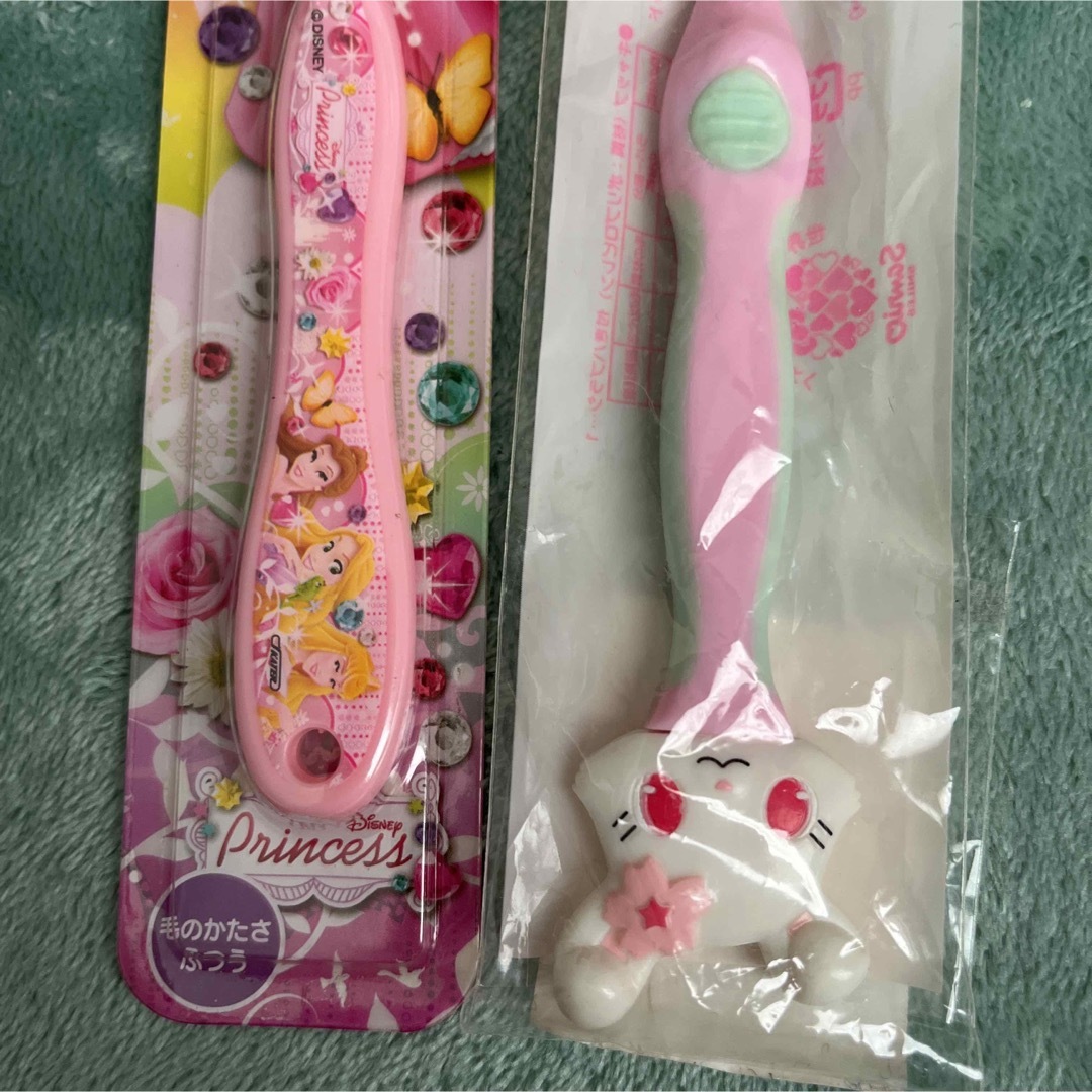 Disney(ディズニー)の子供用 歯ブラシ 2本 キッズ/ベビー/マタニティの洗浄/衛生用品(歯ブラシ/歯みがき用品)の商品写真