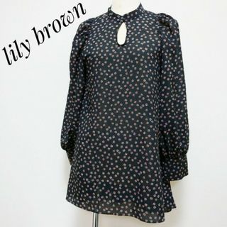 リリーブラウン(Lily Brown)の商品名：lily brown チュニック ブラウス 花柄 総柄lily リリー(シャツ/ブラウス(長袖/七分))