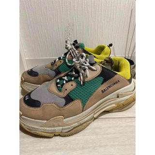 BALENCIAGA(スニーカー ・ グリーン・カーキ/緑色系)のフリマ BALENCIAGA(スニーカー ・ グリーン・カーキ/緑色系)のフリマ