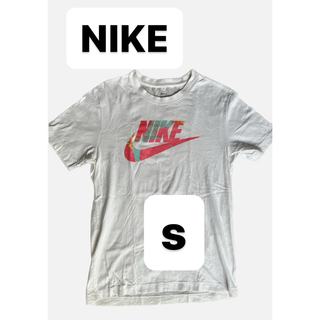 ナイキ(NIKE)のNIKE tシャツ　s(Tシャツ/カットソー(半袖/袖なし))