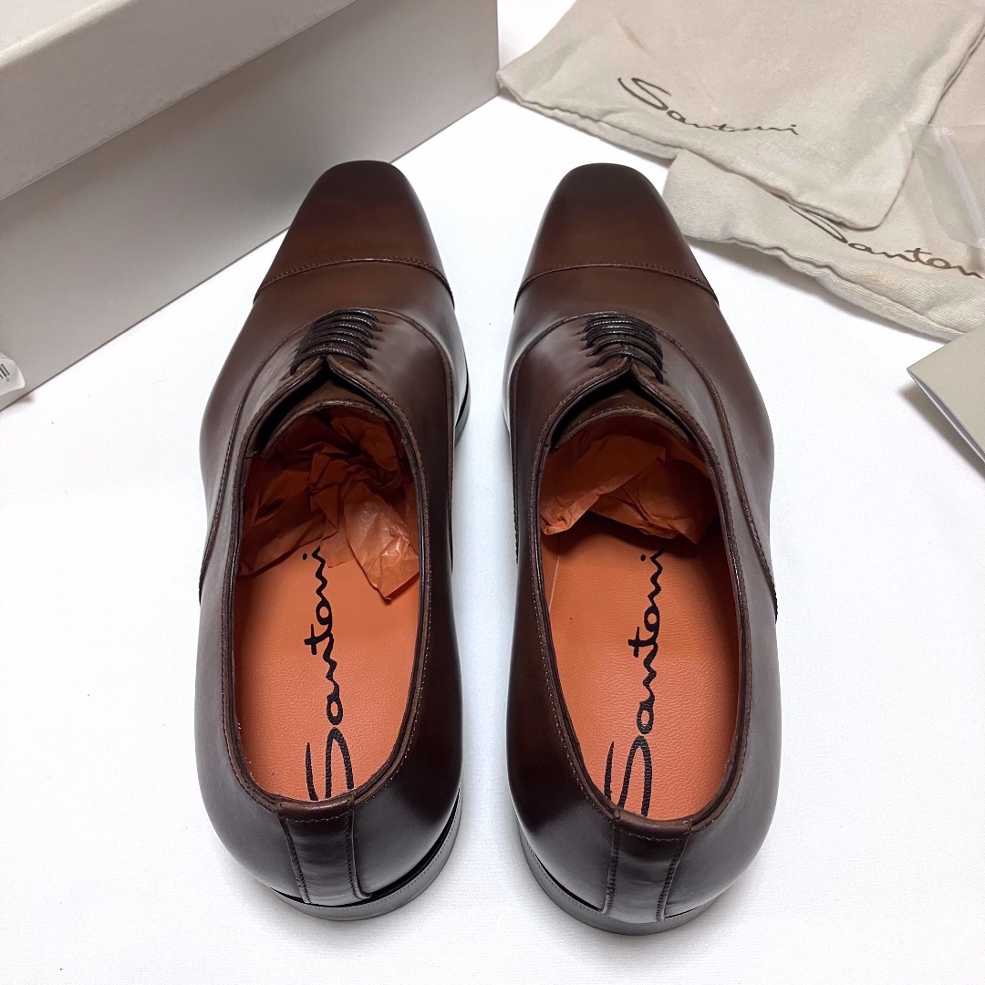 Santoni(サントーニ)の新品 UK6 santoni ストレートチップ 革靴 9904 メンズの靴/シューズ(ドレス/ビジネス)の商品写真