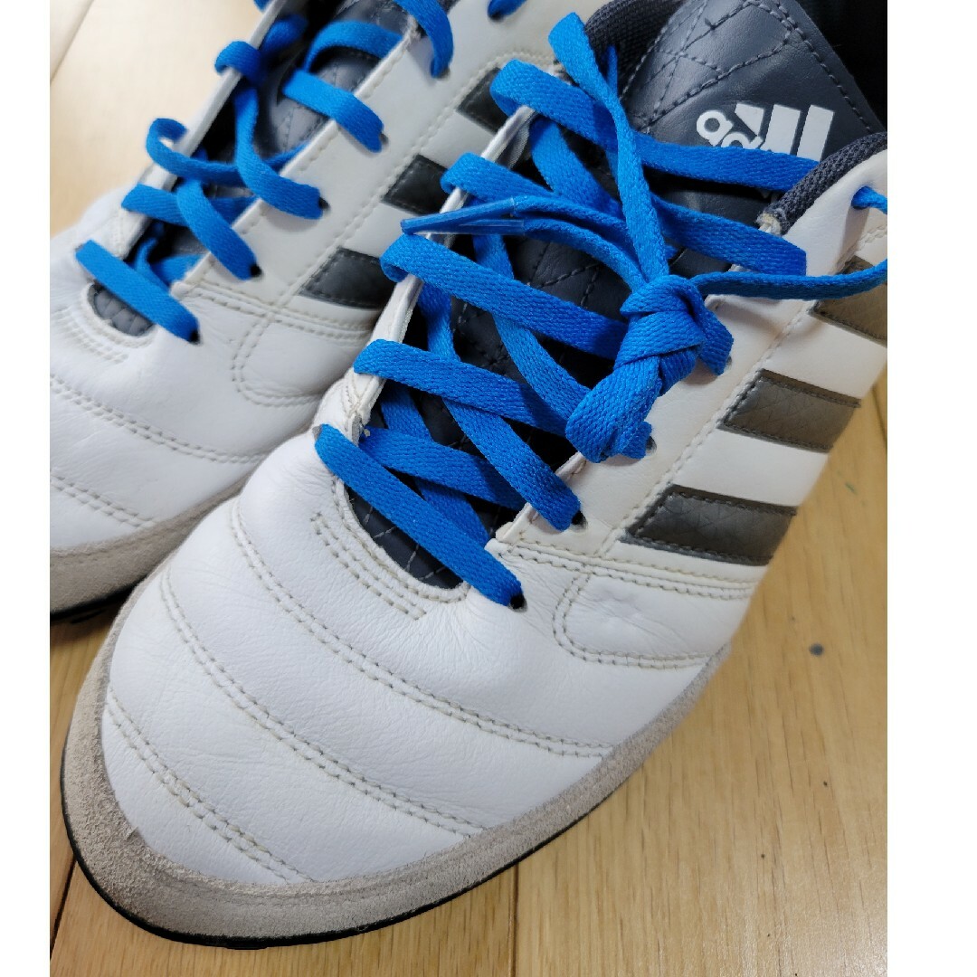 adidas(アディダス)の【adidas】サッカートレーニングシューズ26.0cm スポーツ/アウトドアのサッカー/フットサル(シューズ)の商品写真