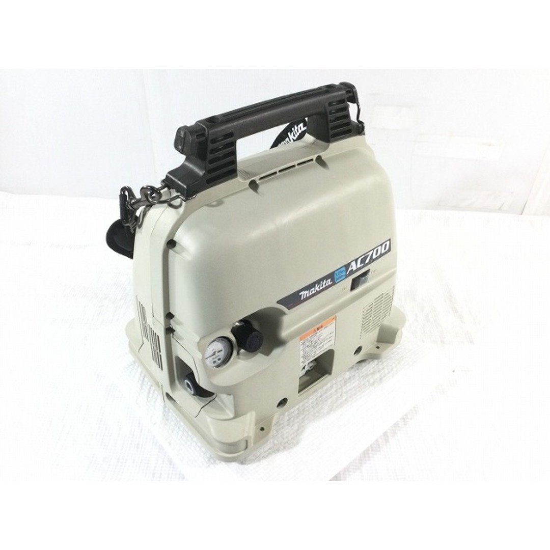 Makita(マキタ)の☆中古美品☆makita マキタ 常圧エアコンプレッサー AC700 50Hz 60Hz エアツール 79530 自動車/バイクのバイク(工具)の商品写真