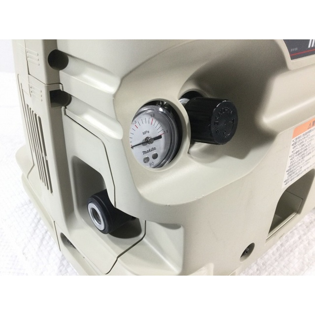 Makita(マキタ)の☆中古美品☆makita マキタ 常圧エアコンプレッサー AC700 50Hz 60Hz エアツール 79530 自動車/バイクのバイク(工具)の商品写真