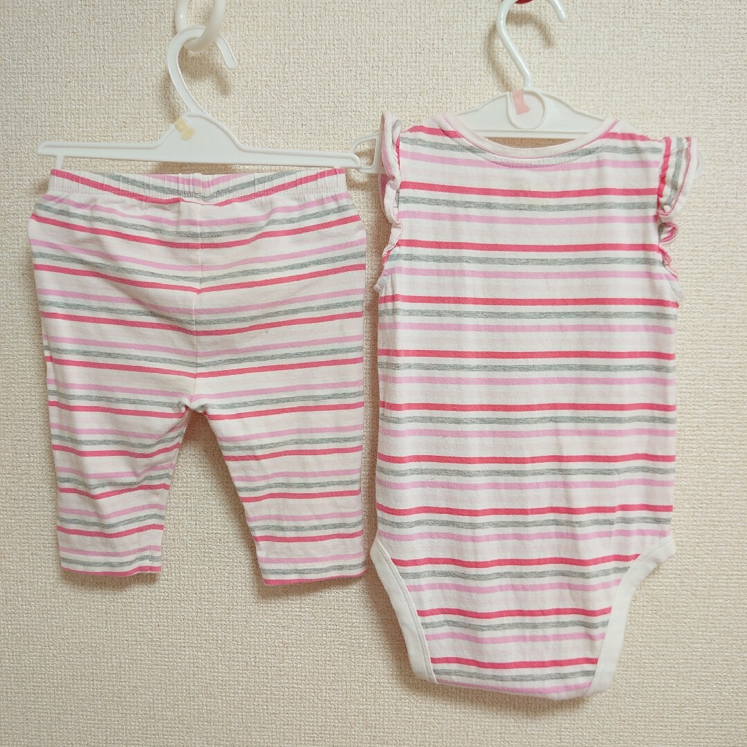 babyGAP(ベビーギャップ)の【90cm】babyGap 子供服 ベビーギャップ ロンパース 女の子  花柄 キッズ/ベビー/マタニティのキッズ服女の子用(90cm~)(Tシャツ/カットソー)の商品写真