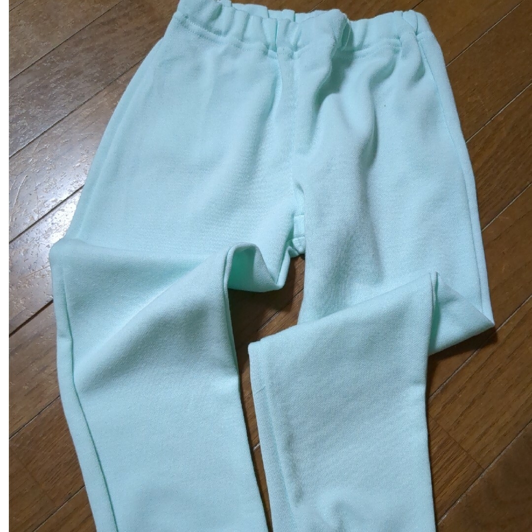 AEON(イオン)のパジャマ　100 キッズ/ベビー/マタニティのキッズ服女の子用(90cm~)(パジャマ)の商品写真