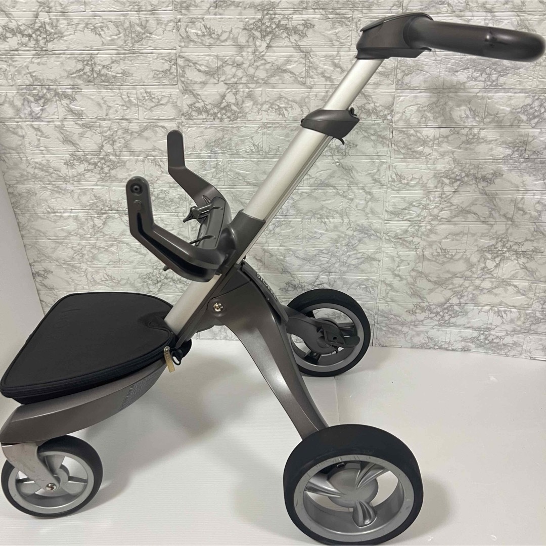 Stokke(ストッケ)の高級　大人気　ストッケ　STOKKE エクスプローリー　安心感　石原さとみ キッズ/ベビー/マタニティの外出/移動用品(ベビーカー/バギー)の商品写真