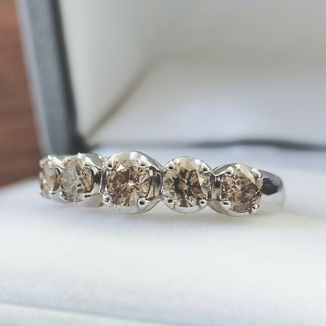 ブラウンダイヤモンド エタニティ 一文字 リング K18WG 1.00ct レディースのアクセサリー(リング(指輪))の商品写真