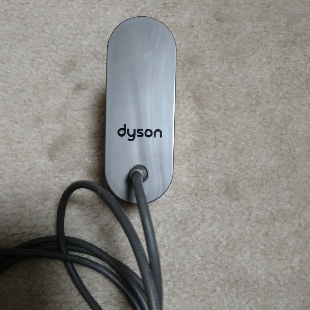 Dyson(ダイソン)のダイソン V10 SV12用　壁掛けブラケット　アダプター スマホ/家電/カメラの生活家電(掃除機)の商品写真