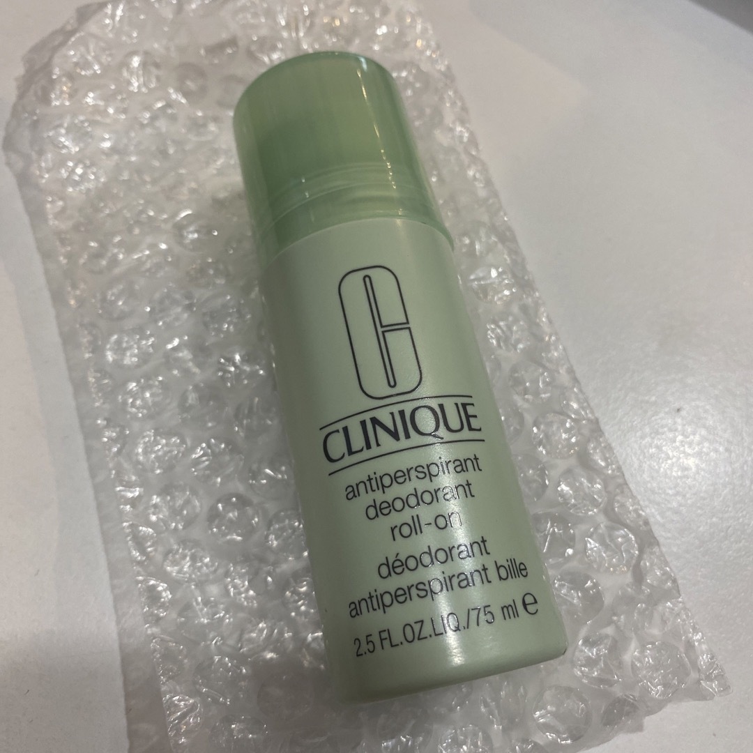 CLINIQUE(クリニーク)の未使用品！ アンティ パースパイラント デオドラント ロールオンN コスメ/美容のボディケア(制汗/デオドラント剤)の商品写真