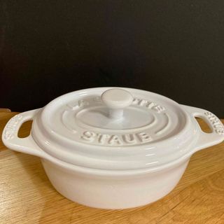 ストウブ(STAUB)の【大人気ホワイト】ストウブ staub セラミック オーバル ミニココット (食器)