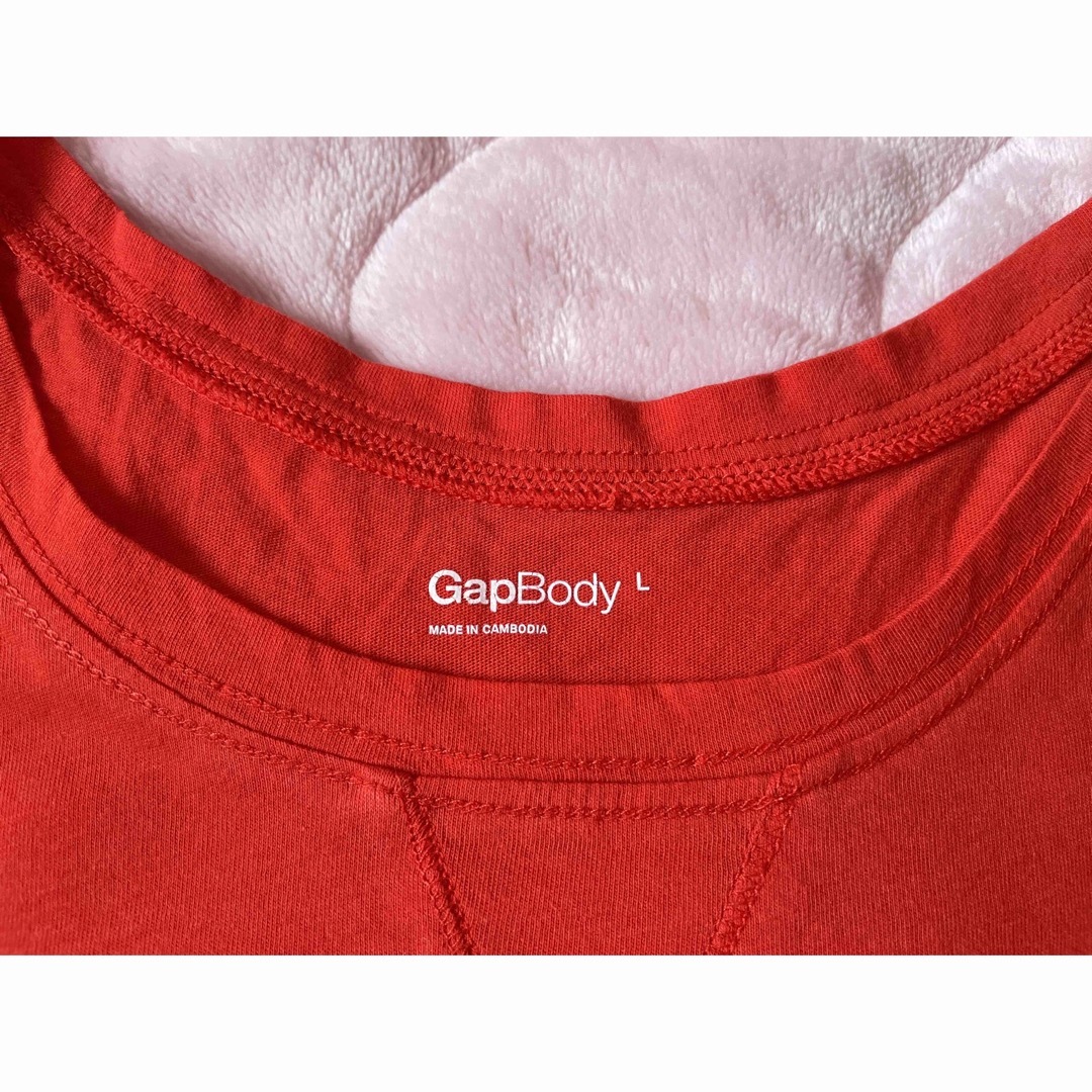 新品、未使用！限定Gapの長袖Tシャツ