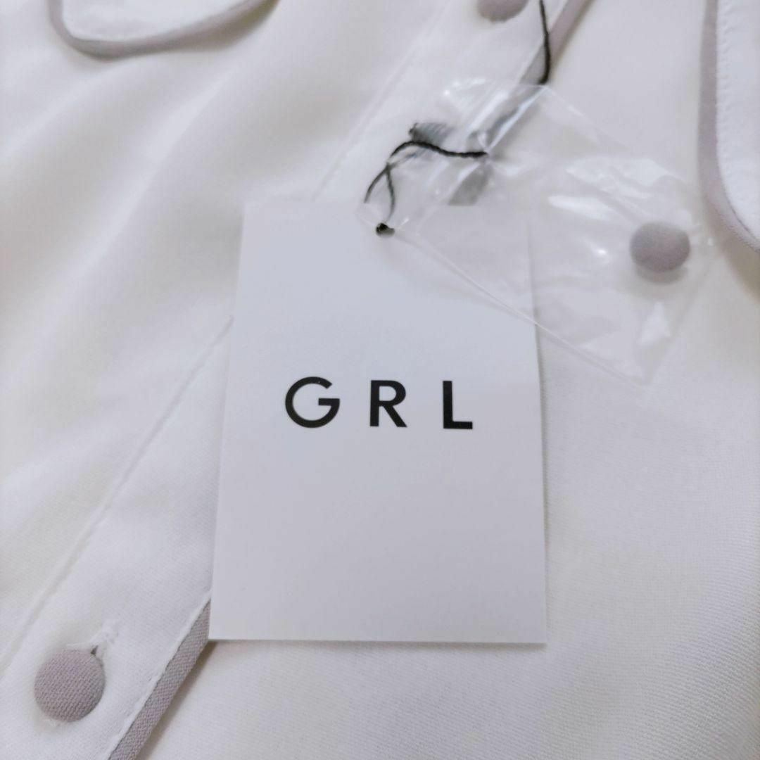 GRL(グレイル)の新古品／グレイル／Ｆ／セーラーカラーシャツ　ポイントラインデザイン　ファンシー レディースのトップス(シャツ/ブラウス(半袖/袖なし))の商品写真