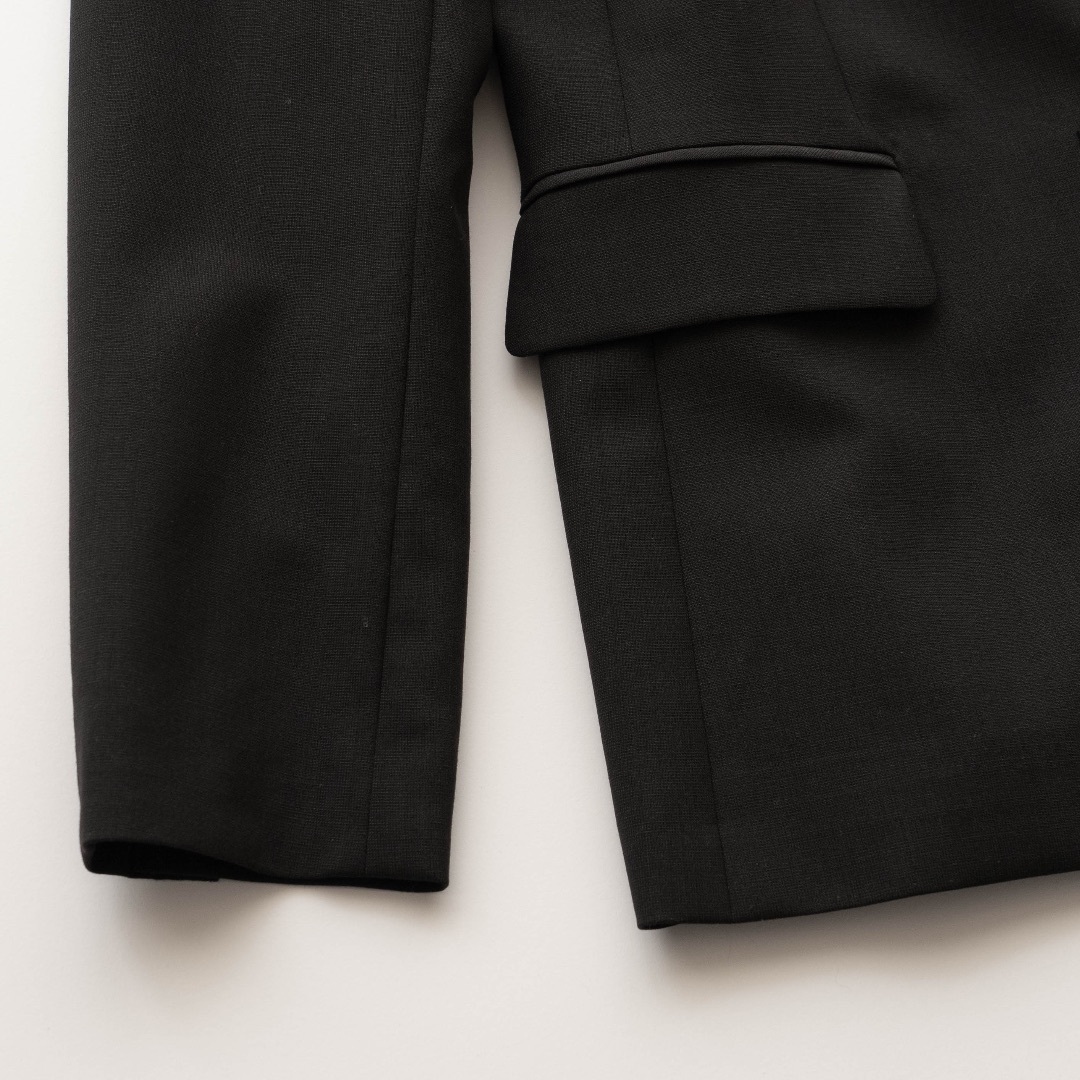 【新品タグ付き】レディースジャケット7号　黒　フォーマル　ビジネス就活リクルート レディースのジャケット/アウター(テーラードジャケット)の商品写真